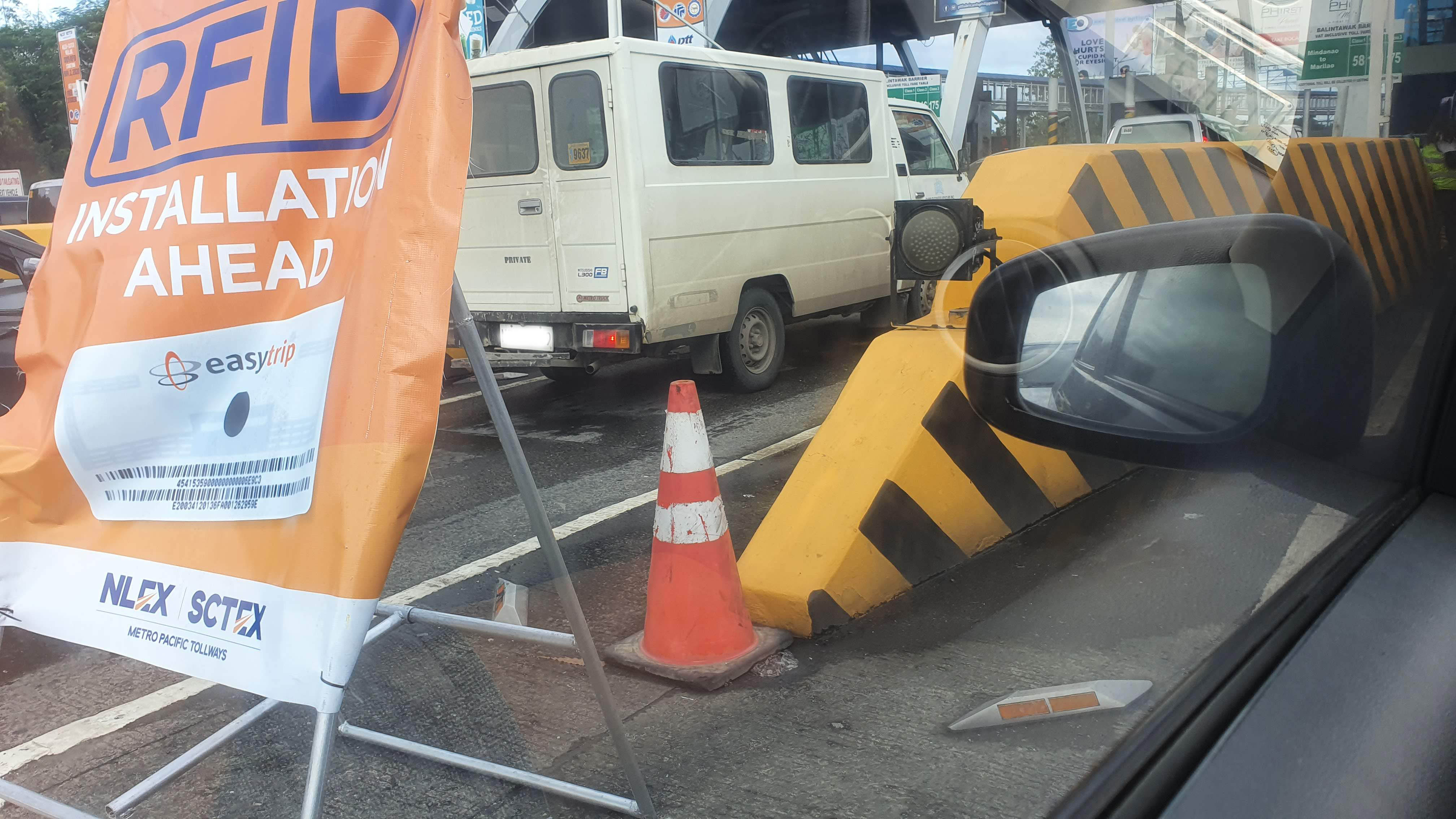 EasyTrip Installation Balintawak Lane Banner